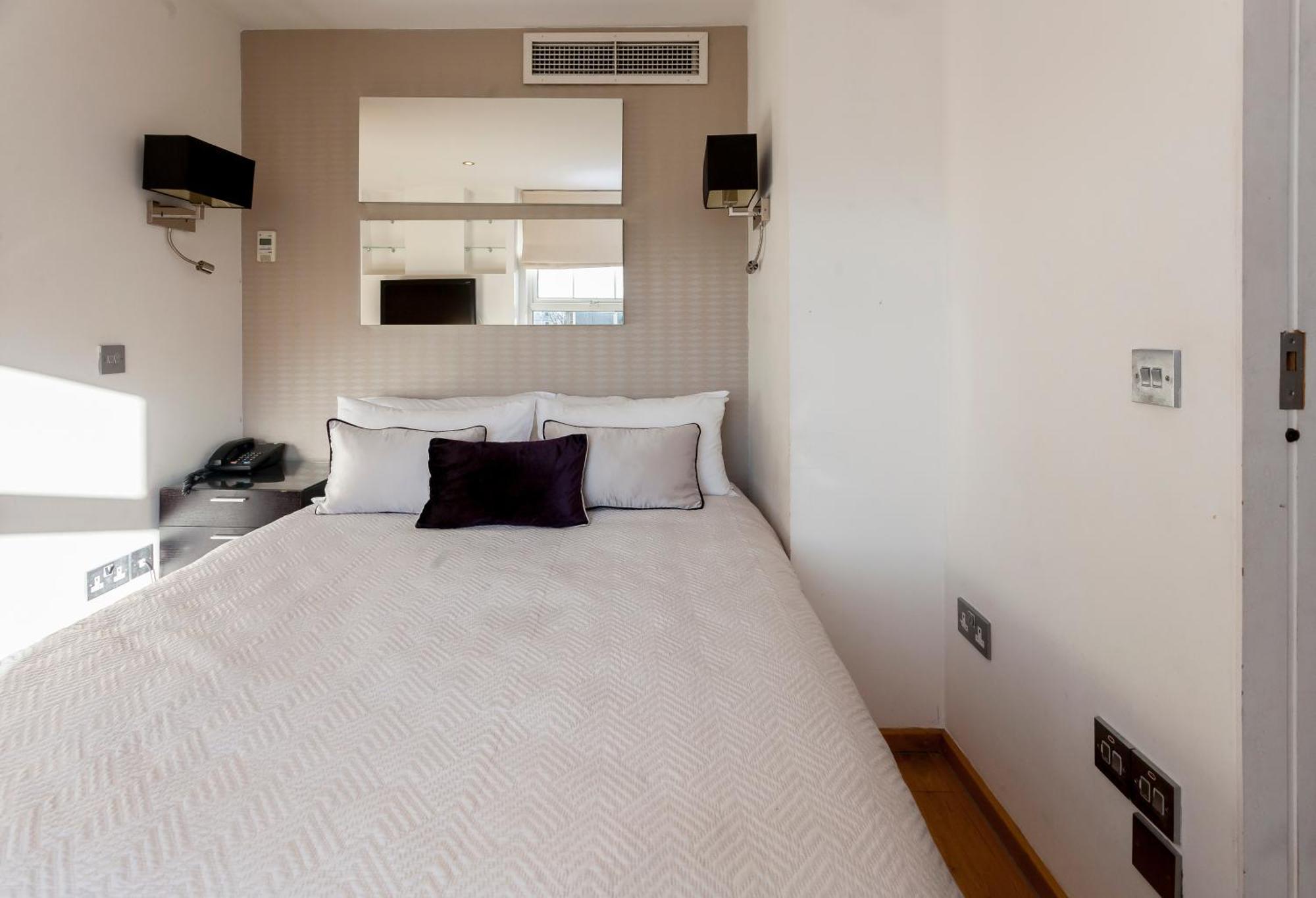 Space Aparthotel Лондон Екстериор снимка