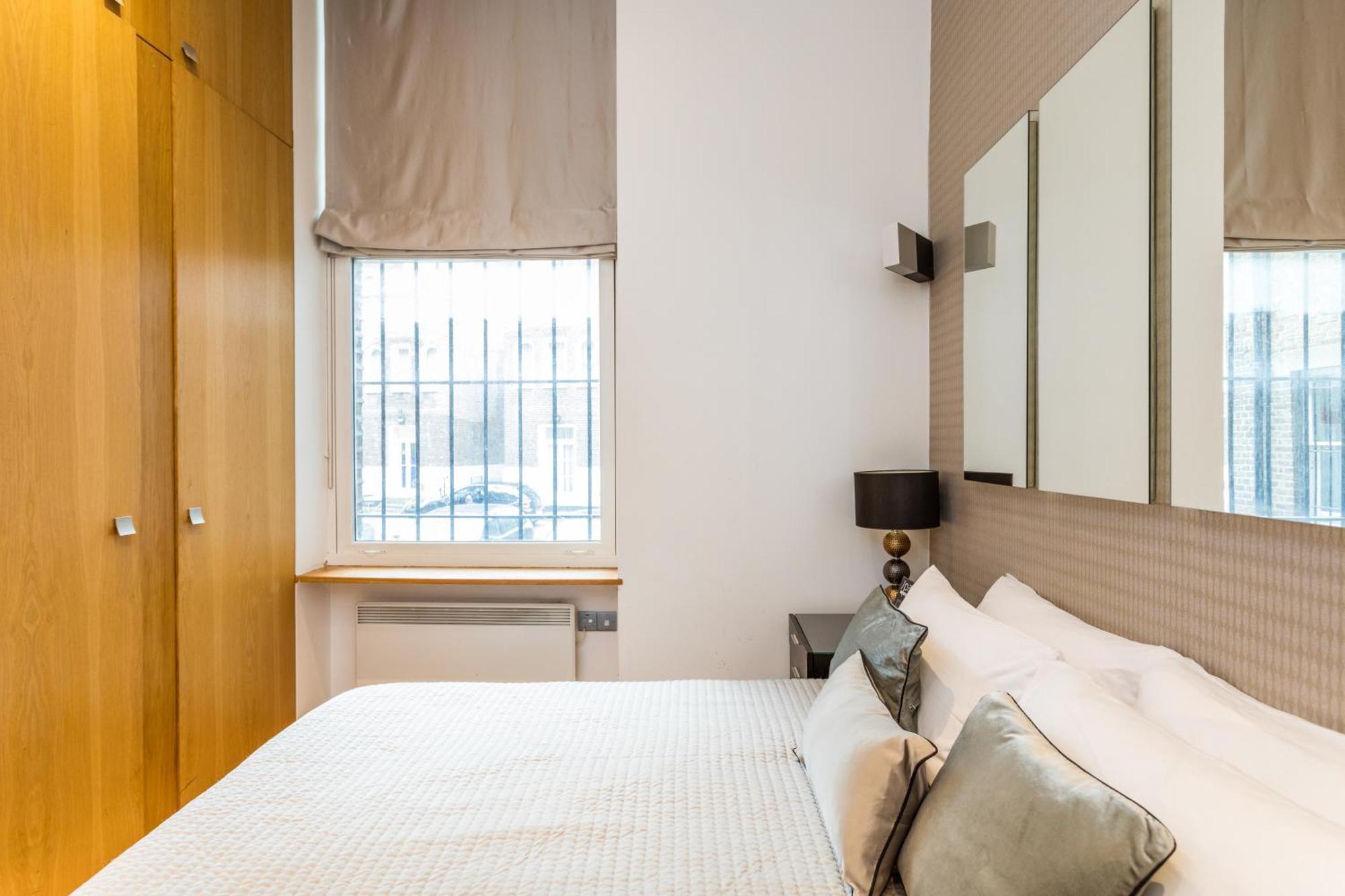 Space Aparthotel Лондон Екстериор снимка